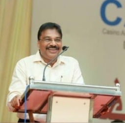 Meneer Rajan, manager.